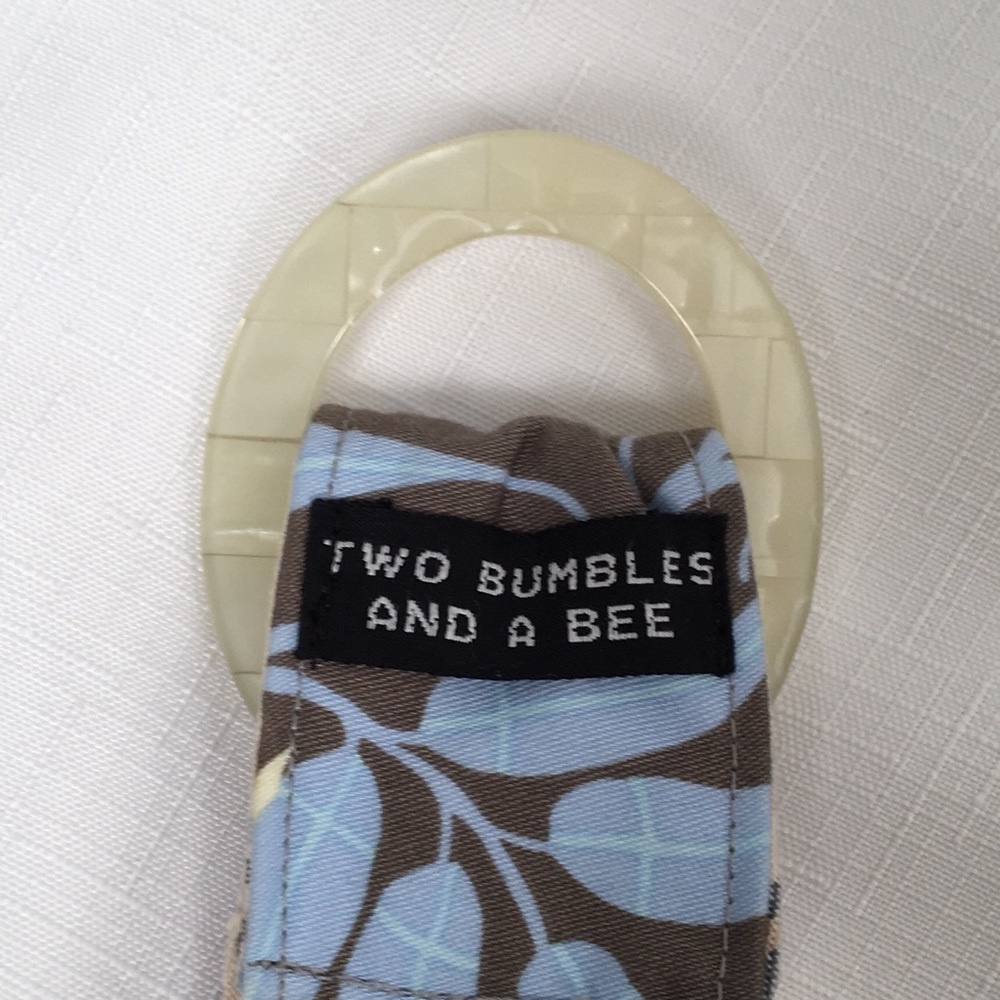 💥SALE💥 Two Bumbles And A Bee Reversible Belt - Picture 5 of 6